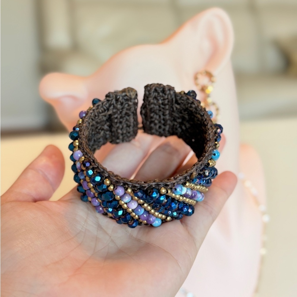 ⚜️ Beaded Bracelet with Blue and Purple Accents - Picture 4 of 7